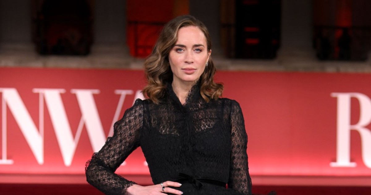 Gotička balerina: Emily Blunt u odvažnoj kreaciji