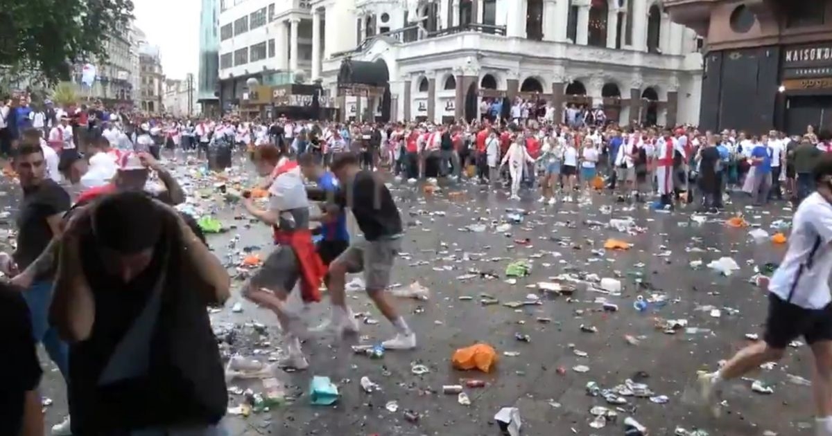 Englezi divljaju po Londonu, pogledajte čemu sliči trg