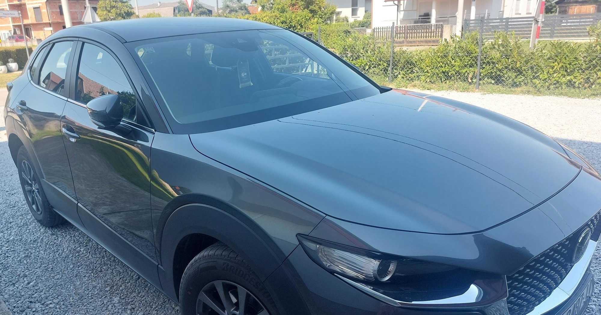 Prvi vlasnik prodaje Mazdu CX-30 s bogatom opremom i dvije godine jamstva