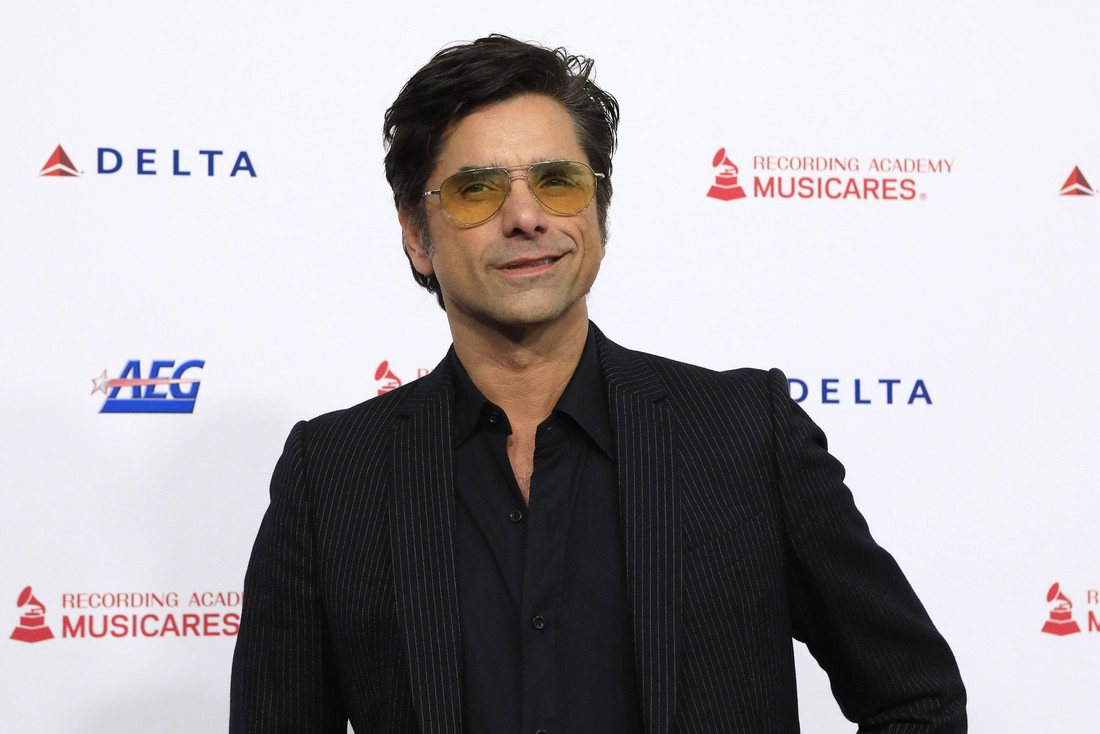 John Stamos pozirao gol za 63. rođendan