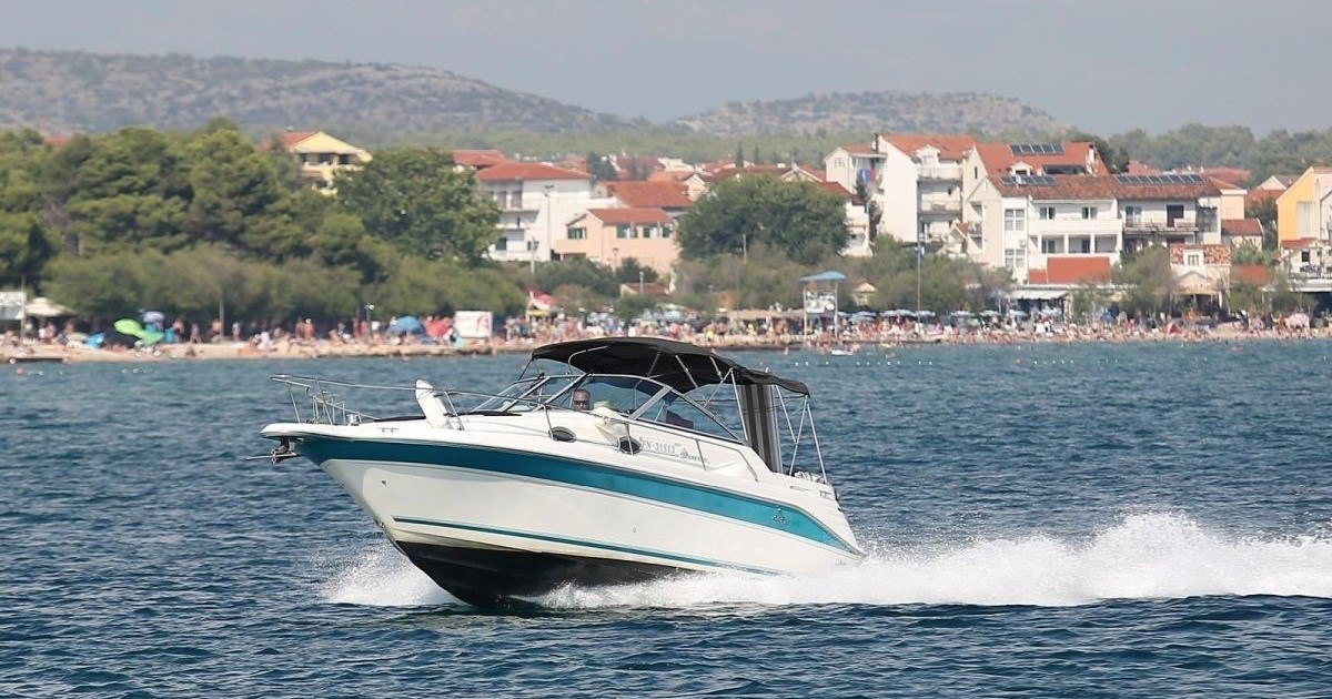 Sedam osoba kažnjeno zbog glisiranja preblizu obale kod Visa, jedna s 900 eura