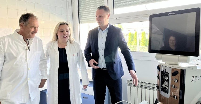 Bolnica u Bjelovaru dobila novi uređaj za operaciju mrene, očekuje i 1.5 mil. eura