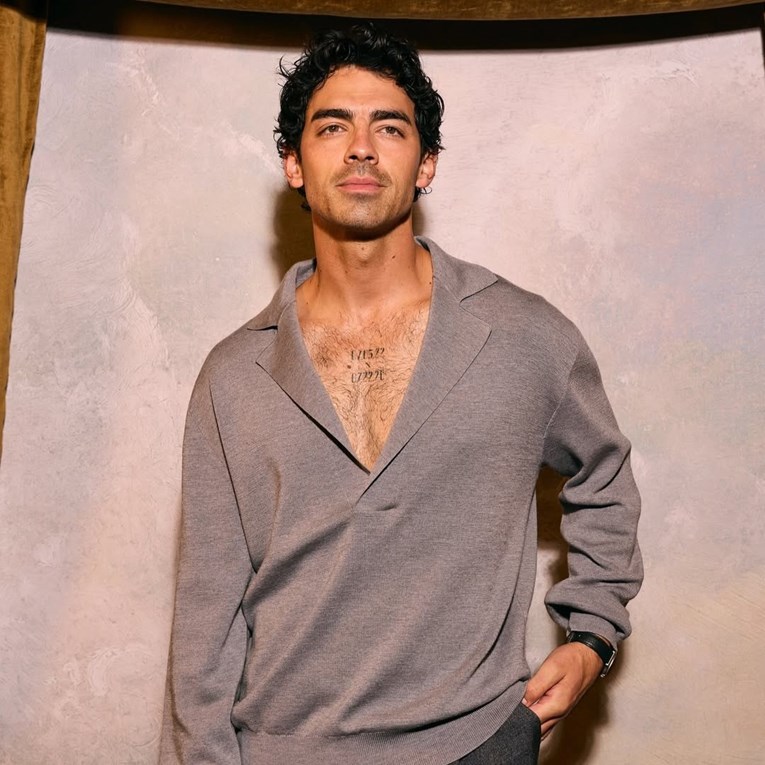 Joe Jonas otkrio s kim je izgubio nevinost: "Prilično je lako shvatiti"