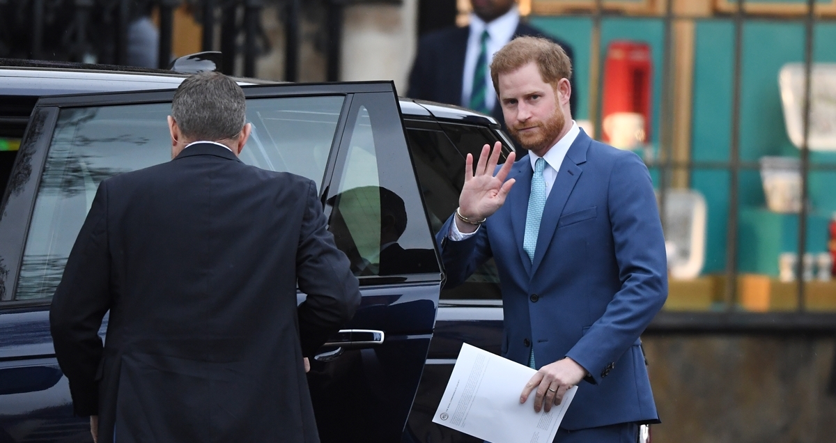 Princ Harry stigao je bez Meghan u Veliku Britaniju