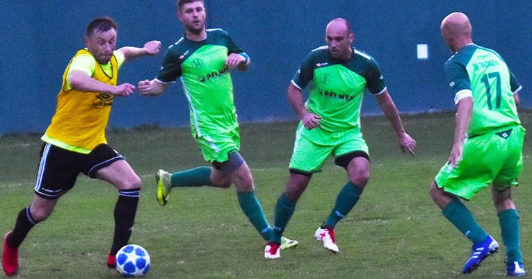 Ivica Olić trpa i u veteranima. U prvoj utakmici zabio dva komada za pobjedu