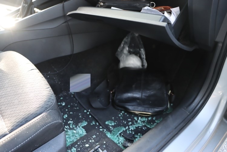 Objavljene fotografije: Dileri autom pregazili stopalo policajcu u Zagrebu