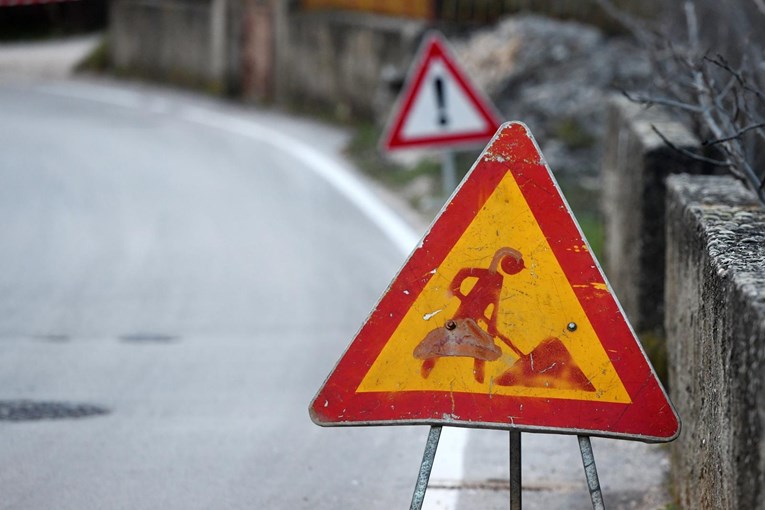 Na 22 mjesta u Karlovačkoj županiji počela obnova cesta oštećenih potresom