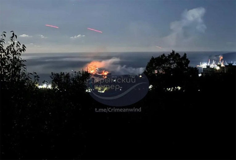 Ruski naftni tanker u plamenu nakon napada ukrajinskih dronova