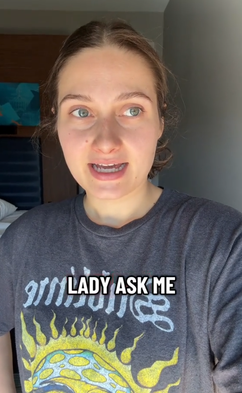 Bizaran zahtjev putnice postao viralan: Tražila stjuardesu da joj posudi uniformu