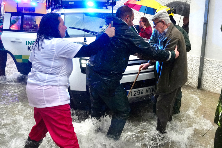 VIDEO Španjolska i Portugal pod vodom zbog oluje Leonardo. Tisuće evakuiranih