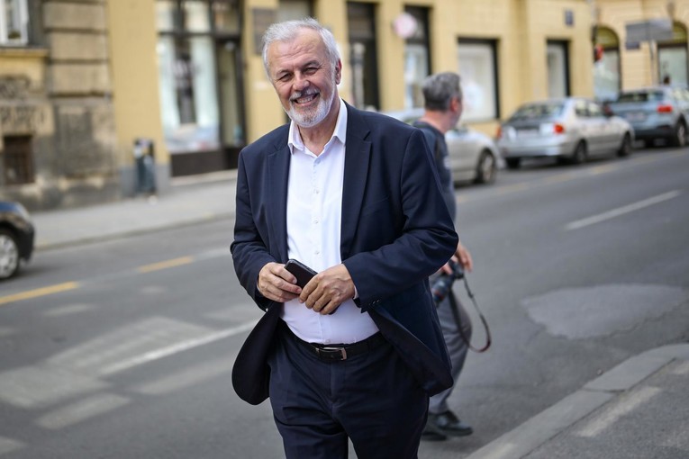 Sanader oporbi: Popijte s nama u petak zdravu vodu u Gospiću