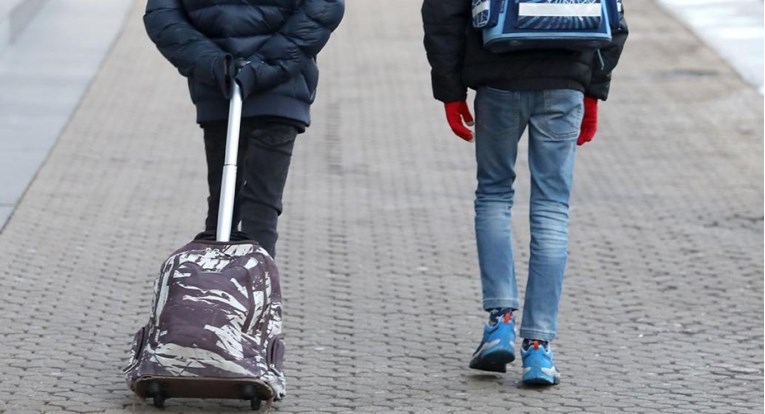 Slovenija nakon tri mjeseca otvara škole, učenici će maske nositi samo na hodnicima