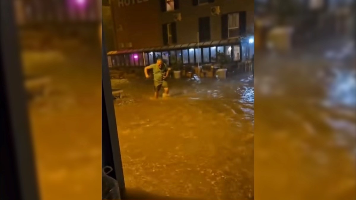 Ovako je nevrijeme jučer poharalo Karlobag. Vode je bilo do koljena