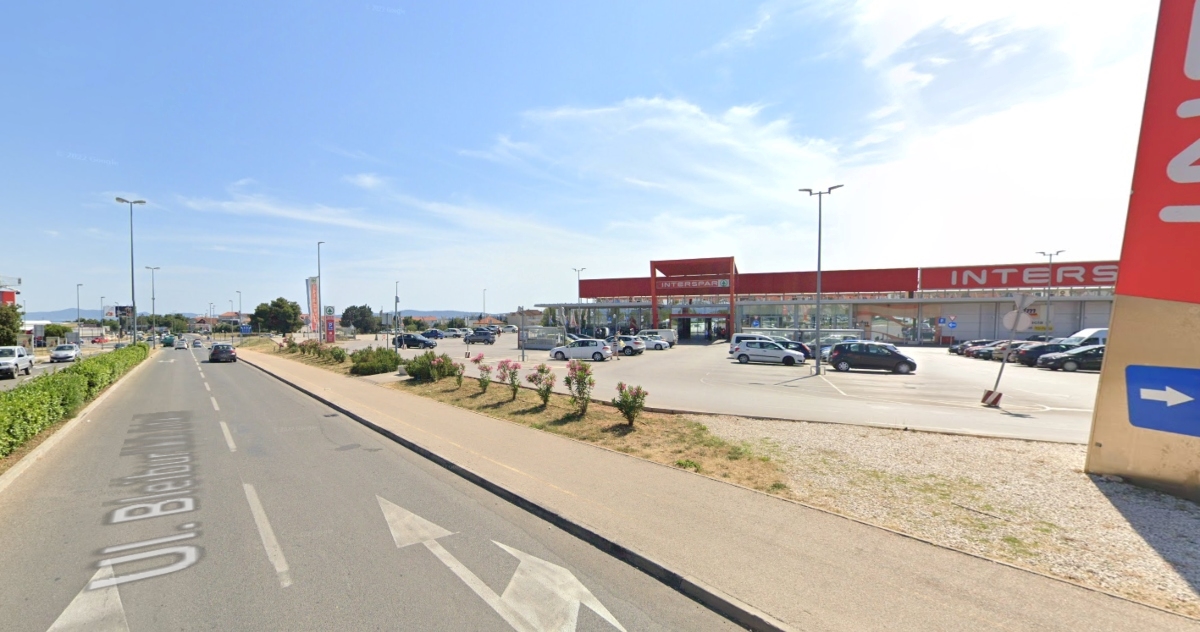 Zbog kolica u zadarskom shopping centru 76-godišnjak napao dvije žene