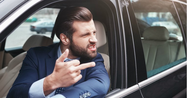 Studija potvrdila: Vozači skupih automobila najčešće su idioti