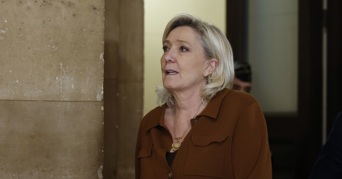 Le Pen: Neću na izbore ako budem morala nositi elektroničku narukvicu