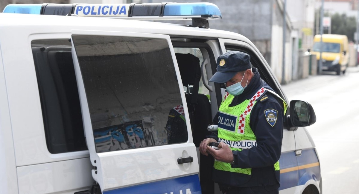Policija u Pleternici zaustavila pijanog vozača mopeda, imao je 3.4 promila alkohola