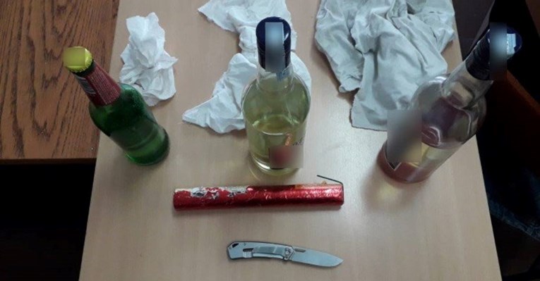FOTO I VIDEO Ovo je oružje s kojim je maloljetnik uhićen pred HDZ-om