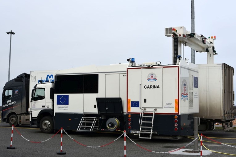 Turčin pokušao iz Srbije prošvercati cigarete vrijedne više od 2,5 milijuna eura