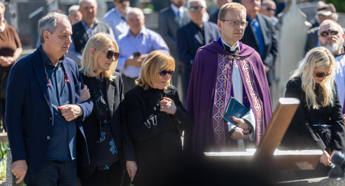 Vera Svoboda pokopana na osječkom groblju. Počast joj odali i tamburaši