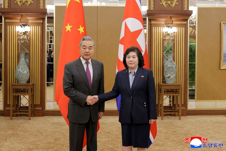 Kineski šef diplomacije: Kina i Sjeverna Koreja trebaju produbiti suradnju