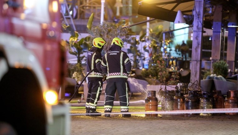 Požar u podrumu lokala na Trgu bana Jelačića, sukljao dim