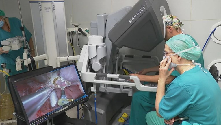 Revolucionarni zahvat u KBC-u Zagreb. Robot mu operirao jezik, već drugi dan pričao