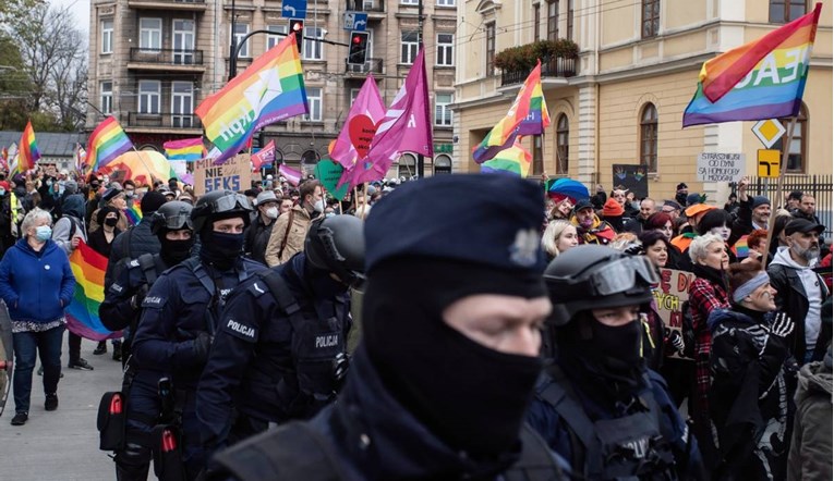 Poljska raspravlja o zakonu koji zabranjuje LGBT prosvjede