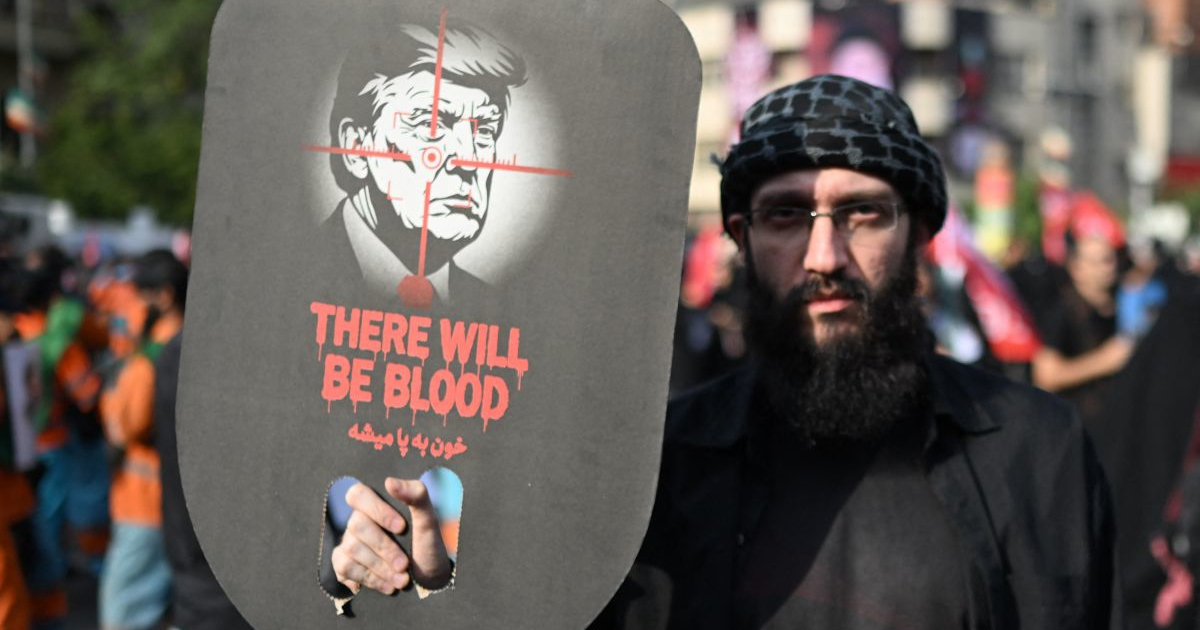 Na procesiji za Hameneija deseci tisuća Iranaca. Pozivali na osvetu Trumpu