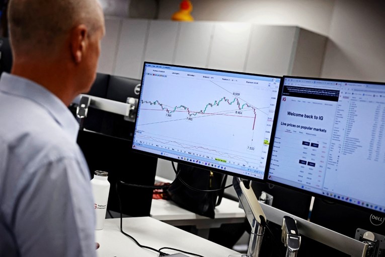 Europske burze jutros pale