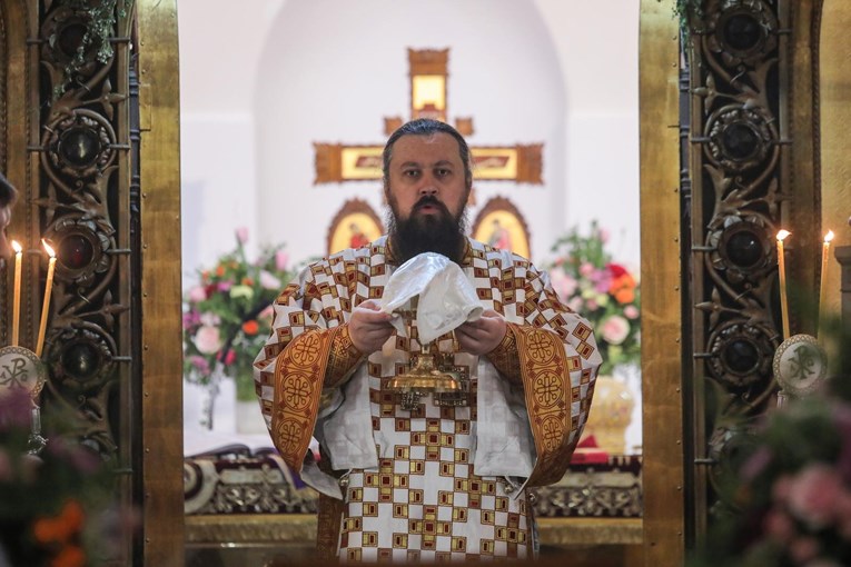 Pravoslavni vjernici u Zagrebu proslavili Uskrs, misu držao Porfirijev vikar