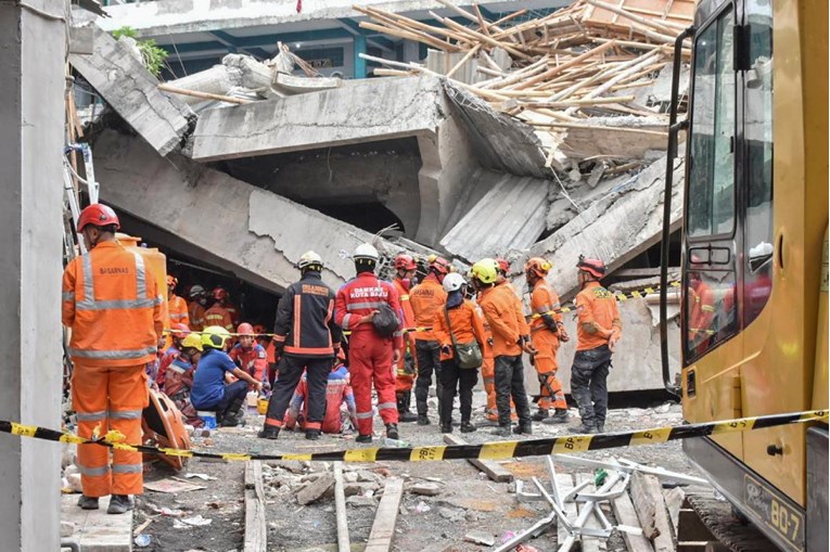 Urušila se islamska škola u Indoneziji. Pronađeno najmanje 50 tijela