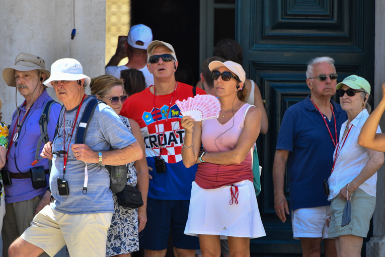 I zastava i grb: Turist u Dubrovniku privukao pažnju majicom