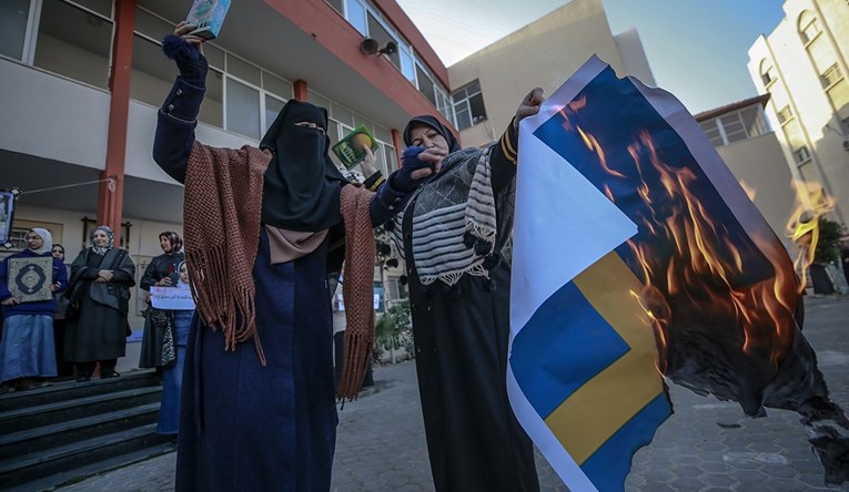Švedski list: Švedska će podići razinu opasnosti od terorizma nakon paljenja Kurana