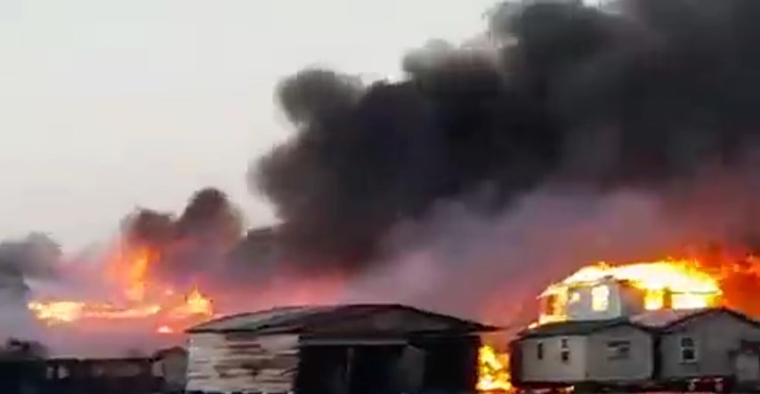 VIDEO Velik požar na otoku u Hondurasu, stotine ljudi evakuirano