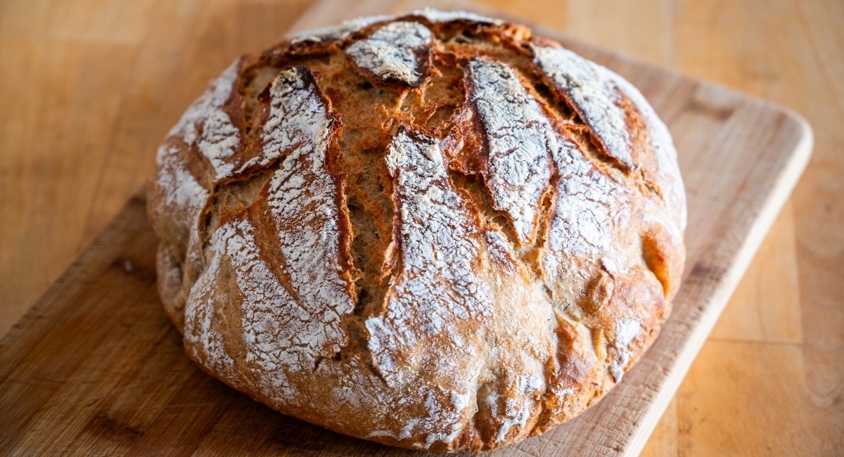 Imamo najbolji recept za domaći kruh koji se ne mijesi, idealan za početnike