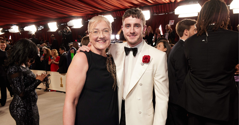 Paul Mescal na dodjelu Oscara došao s mamom, fanovi su oduševljeni