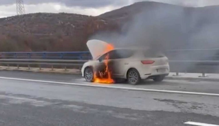 VIDEO Na autocesti A1 u vožnji se zapalio auto, otkriveni novi detalji