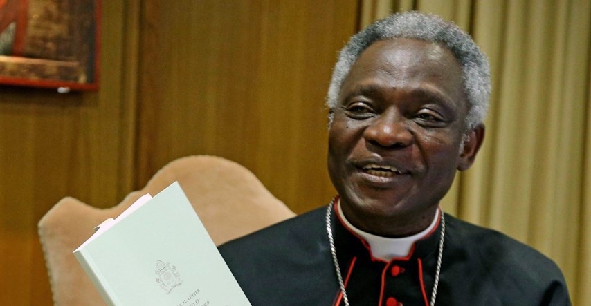 Kardinal kojeg se smatralo kandidatom za afričkog papu odlazi s funkcije pročelnika