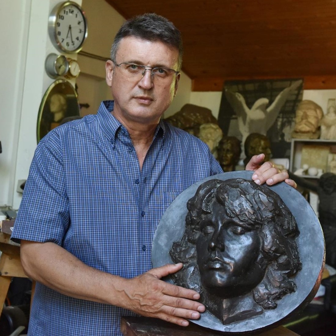 Nadgrobna bista Jima Morrisona pronađena nakon 37 godina. Izradio ju je Hrvat