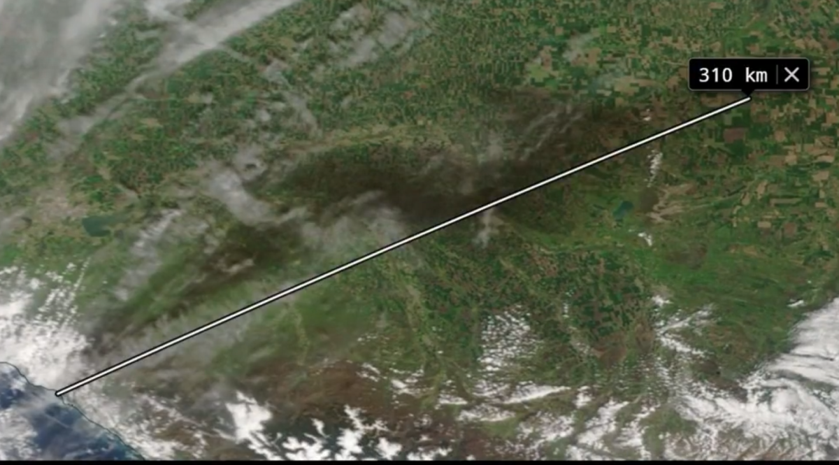 Ukrajinci "sankcionirali" ključnu rusku rafineriju. Oblak dima je dug 300 kilometara