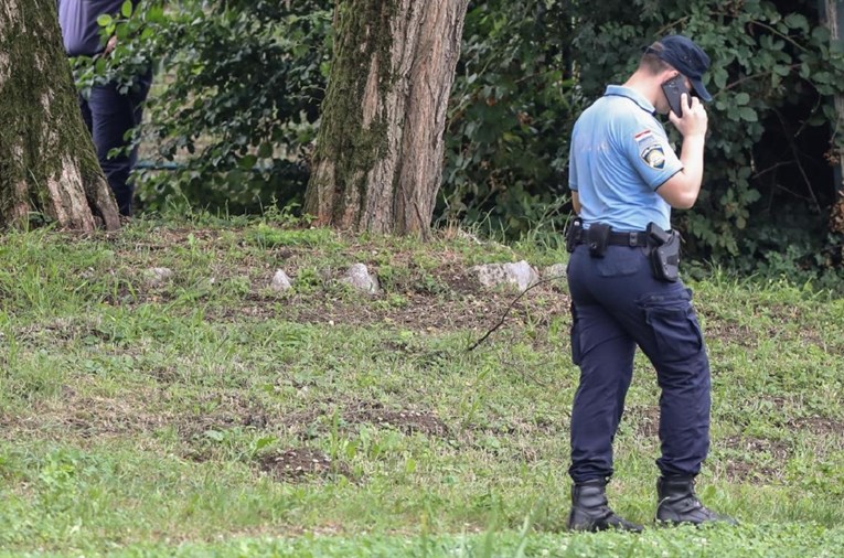 Splitski političar i HEP-ovac pijan masturbirao pred djevojkama u parku