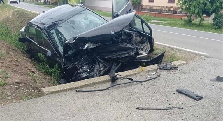 Vozač poginuo u Negoslavcima nakon što je autom sletio u kanal. Nije bio vezan