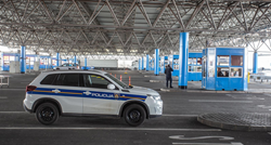 Policajac za 200 eura otiskivao lažne pečate u putovnicu