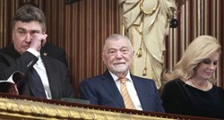 Predsjednici na okupu: Milanović šaputao s Mesićem, Kolinda snimala selfieje u HNK