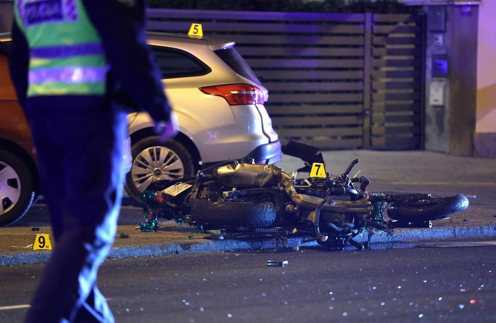 Teška nesreća kod Omiša, motociklist se bori za život