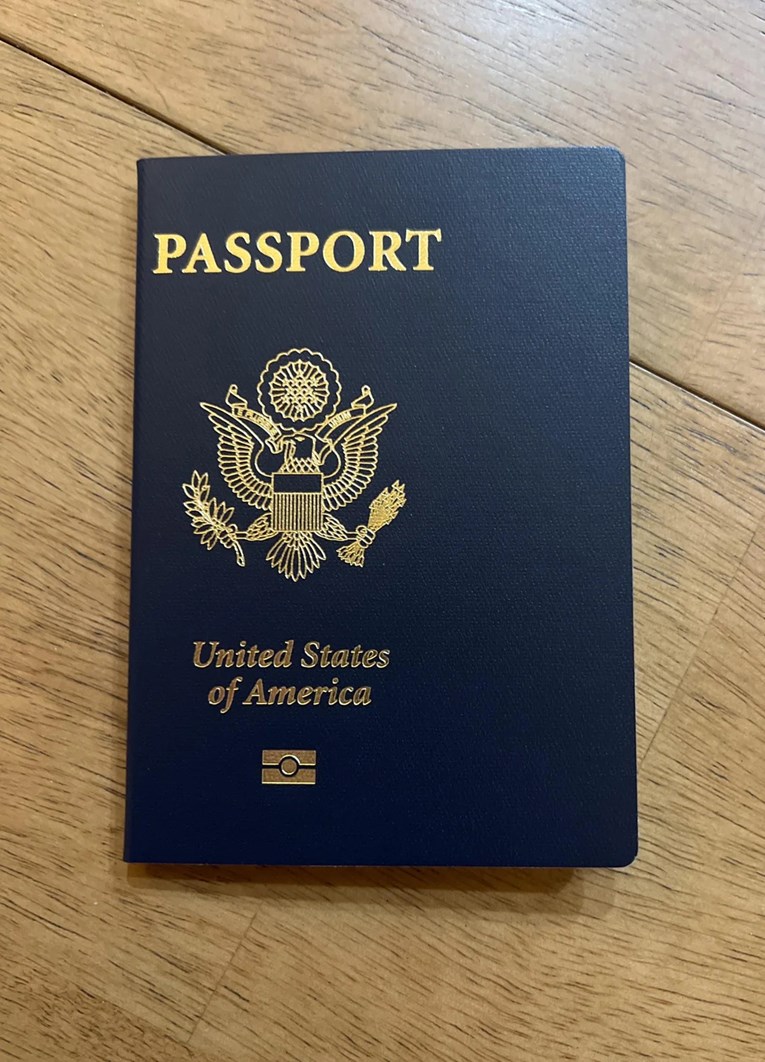 Naručio novu putovnicu, nije bio spreman na ono što je vidio