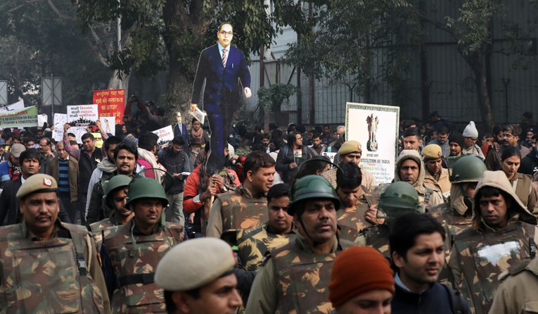 U Indiji krvavi prosvjedi zbog popisa stanovništva, više od dvadeset poginulih