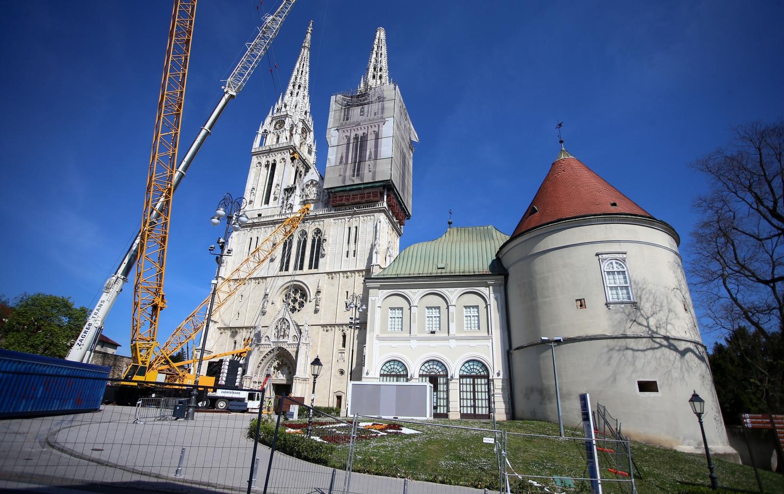 Danas se ruši toranj zagrebačke katedrale
