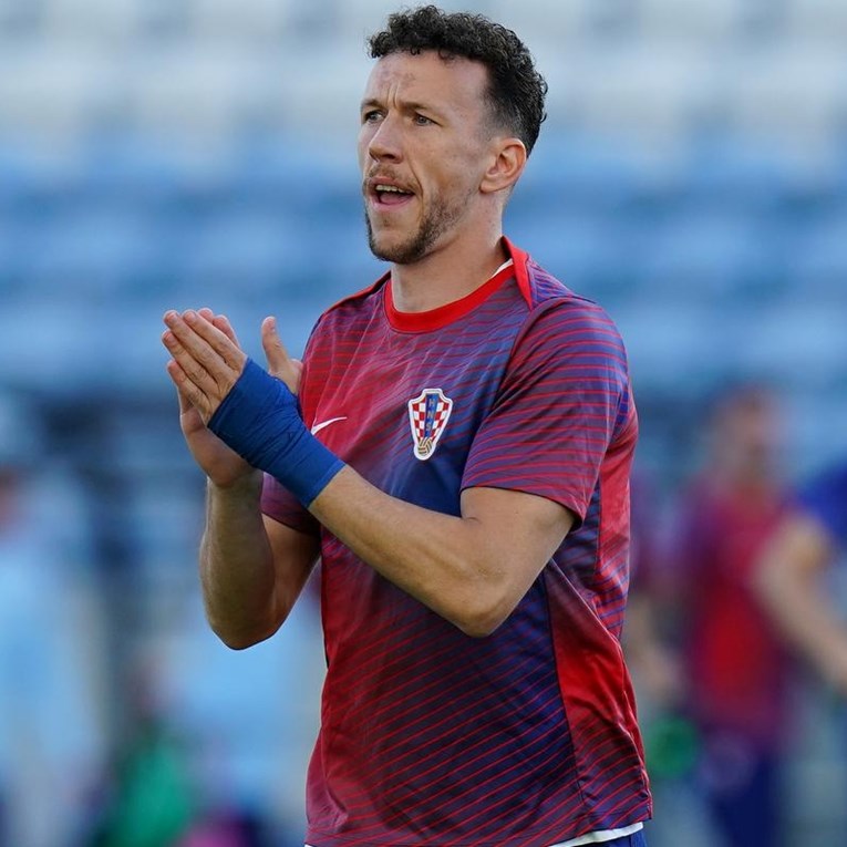 Mundo Deportivo: PSV pritišće Perišića, ali on želi Barcelonu čak i za nižu plaću